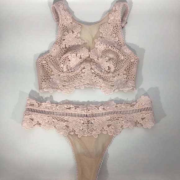 Victoria's Secret Dream Angels Bustier Blush Set - Picture 12 of 14